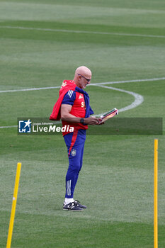 2024-09-04 - Luis de la Fuente during the training session of Spain Team ahead the UEFA Nations League matches against Serbia and Switzerland at Ciudad del Futbol on September 04, 2024, in Las Rozas, Madrid, Spain. Photo Dennis Agyeman / SpainDPPI / DPPI - FOOTBALL - SPAIN TRAINING SESSION - UEFA NATIONS LEAGUE - SOCCER