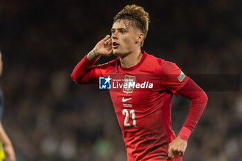 2024-09-05 - GOAL! 3-2 Nicola Zalewski of Poland during the UEFA Nations League match between Scotland and Poland. The National Stadium, Hampden Park, Glasgow, Scotland. 05/09/2024. Photo Colin Poultney /ProSportsImages / DPPI - FOOTBALL - UEFA NATIONS LEAGUE - SCOTLAND V POLAND - UEFA NATIONS LEAGUE - SOCCER