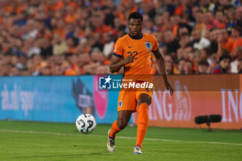 2024-09-07 - Denzel Dumfries of Netherlands during the UEFA Nations League match between Netherlands and Bosnia & Herzegovina at Philips Stadion on September 7, 2024 in Eindhoven, Netherlands - FOOTBALL - NATIONS LEAGUE - NETHERLANDS V BOSNIA - UEFA NATIONS LEAGUE - SOCCER