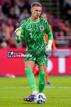 2024-09-10 - goalkeeper Bart Verbruggen of Netherlands passes the ball during the UEFA Nations League 2024/2025 League A Group 3 match between Netherlands and Germany at Johan Cruijff ArenA on September 10, 2024 in Amsterdam, Netherlands. Photo Andre Weening/ Orange Pictures / DPPI - FOOTBALL - NATIONS LEAGUE - NETHERLANDS V GERMANY - UEFA NATIONS LEAGUE - SOCCER