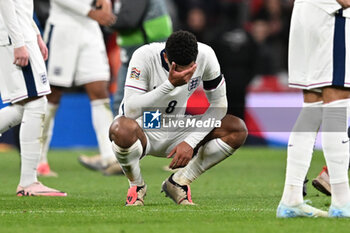 2024-10-10 - Jude Bellingham (8) of England looks dejected at full time after Greece won 1-2 during the UEFA Nations League, League B, Group B2 football match between England and Greece on 10 October 2024 at Wembley Stadium in London, England - FOOTBALL - UEFA NATIONS LEAGUE - ENGLAND V GREECE - UEFA NATIONS LEAGUE - SOCCER