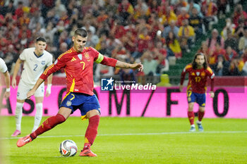 2024-10-15 - Alvaro Morata of Spain shoots a penalty during the UEFA Nations League, League A, Group A4 football match between Spain and Serbia on October 15, 2024 at Nuevo Arcangel stadium in Cordoba, Spain - FOOTBALL - UEFA NATIONS LEAGUE - SPAIN V SERBIA - UEFA NATIONS LEAGUE - SOCCER