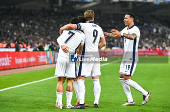 14/11/2024 - 17 Curtis Jones of England celebrates the goal with the teammates during the UEFA Nations League 2024/25 League B, Group B2 match between Greece and England on November 14, 2024 at OAKA Stadium, in Athens, Greece. - GREECE VS ENGLAND - UEFA NATIONS LEAGUE - CALCIO