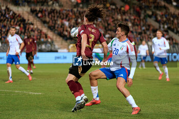 14/11/2024 - Arthur Theate of Belgium in action against Andrea Cambiaso of Italy - BELGIUM VS ITALY - UEFA NATIONS LEAGUE - CALCIO