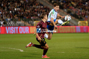 14/11/2024 - Nicolo Barella of Italy in action against Leandro Trossard of Belgium - BELGIUM VS ITALY - UEFA NATIONS LEAGUE - CALCIO