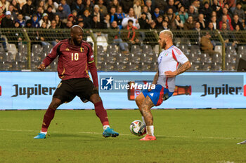 14/11/2024 - Federico Dimarco of Italy in action against Romelu Lukaku of Belgium - BELGIUM VS ITALY - UEFA NATIONS LEAGUE - CALCIO