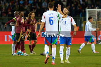 14/11/2024 - Manuel Locatelli of Italy and Federico Gatti of Italy celebrates the victory - BELGIUM VS ITALY - UEFA NATIONS LEAGUE - CALCIO