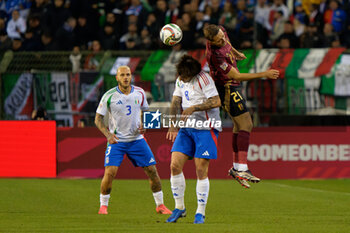 14/11/2024 - Timothy Castagne of Belgium in action against Sandro Tonali of Italy - BELGIUM VS ITALY - UEFA NATIONS LEAGUE - CALCIO