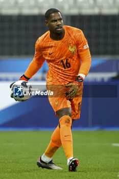 14/11/2024 - Goalkeeper of France Mike Maignan during the UEFA Nations League, League A, Group A2 football match between France and Israel on 14 November 2024 at Stade de France in Saint-Denis near Paris, France - FOOTBALL - UEFA NATIONS LEAGUE - FRANCE V ISRAEL - UEFA NATIONS LEAGUE - CALCIO