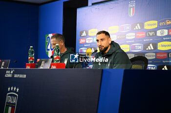 16/11/2024 - Gianluigi Donnarumma of Italy speaks to the media during an Italy Press Conference at BPER Training Centre at Appiano Gentile on November 16, 2024 in Como, Italy - ITALY TRAINING AND PRESS CONFERENCE - UEFA NATIONS LEAGUE - CALCIO