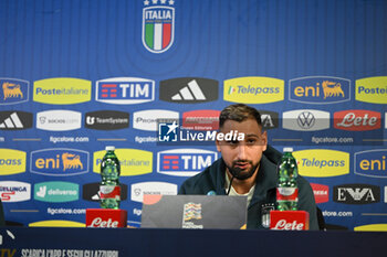 16/11/2024 - Gianluigi Donnarumma of Italy speaks to the media during an Italy Press Conference at BPER Training Centre at Appiano Gentile on November 16, 2024 in Como, Italy - ITALY TRAINING AND PRESS CONFERENCE - UEFA NATIONS LEAGUE - CALCIO