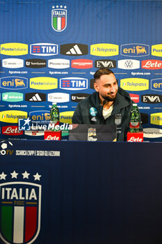 16/11/2024 - Gianluigi Donnarumma of Italy speaks to the media during an Italy Press Conference at BPER Training Centre at Appiano Gentile on November 16, 2024 in Como, Italy - ITALY TRAINING AND PRESS CONFERENCE - UEFA NATIONS LEAGUE - CALCIO