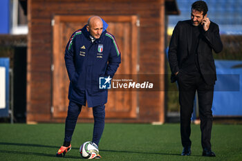 16/11/2024 - Head coach of Italy Luciano Spalletti and Gianluigi Buffon during a Italy training session at BPER Training Centre at Appiano Gentile on November 16, 2024 in Como, Italy - ITALY TRAINING AND PRESS CONFERENCE - UEFA NATIONS LEAGUE - CALCIO