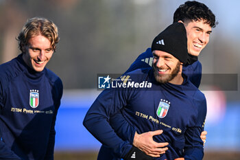 16/11/2024 - Federico Dimarco of Italy and Alessandro Bastoni of Italy in action during a Italy training session at BPER Training Centre at Appiano Gentile on November 16, 2024 in Como, Italy - ITALY TRAINING AND PRESS CONFERENCE - UEFA NATIONS LEAGUE - CALCIO