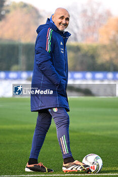 16/11/2024 - Head coach of Italy Luciano Spalletti reacts during a Italy training session at BPER Training Centre at Appiano Gentile on November 16, 2024 in Como, Italy - ITALY TRAINING AND PRESS CONFERENCE - UEFA NATIONS LEAGUE - CALCIO