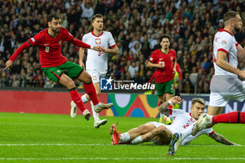 2024-11-15 - Bruno Fernandes of Portugal scores a goal 3-0 during the UEFA Nations League, League phase, Matchday 5 football match between Portugal and Poland on 15 November 2024 at Estádio do Dragão in Porto, Portugal - FOOTBALL - UEFA NATIONS LEAGUE - PORTUGAL V POLAND - UEFA NATIONS LEAGUE - SOCCER