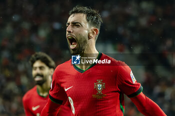 2024-11-15 - Bruno Fernandes of Portugal celebrates his goal 3-0 during the UEFA Nations League, League phase, Matchday 5 football match between Portugal and Poland on 15 November 2024 at Estádio do Dragão in Porto, Portugal - FOOTBALL - UEFA NATIONS LEAGUE - PORTUGAL V POLAND - UEFA NATIONS LEAGUE - SOCCER