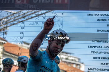 2024-03-13 - Mark Cavendish, Astana - MILANO-TORINO - STREET - CYCLING