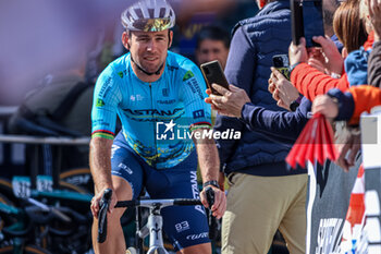 2024-03-13 - Mark Cavendish Astana - MILANO-TORINO - STREET - CYCLING