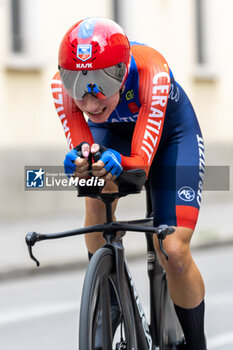 2024-07-07 - Arzuffi Alice Maria (Ita) Ceratizit - Wnt Pro Cycling Team during stage 1 of Giro d'Italia Women at Brescia, Italy on July 7, 2024 - GIRO D'ITALIA WOMEN - STAGE 1 BRESCIA/BRESCIA - STREET - CYCLING