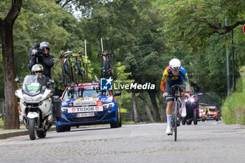 2024-07-07 - Longo Borghini Elisa (Ita) Lidl-Trek during stage 1 of Giro d'Italia Women at Brescia, Italy on July 7, 2024 - GIRO D'ITALIA WOMEN - STAGE 1 BRESCIA/BRESCIA - STREET - CYCLING