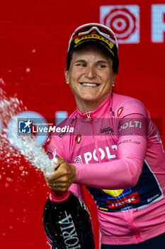 2024-07-07 - Longo Borghini Elisa (Ita) Lidl-Trek during stage 1 of Giro d'Italia Women at Brescia, Italy on July 7, 2024 - GIRO D'ITALIA WOMEN - STAGE 1 BRESCIA/BRESCIA - STREET - CYCLING