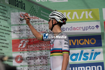 2024-10-12 - Tadej Pogačar, UAE Team Emirates - GIRO DI LOMBARDIA - STREET - CYCLING