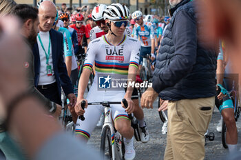 2024-10-12 - Tadej Pogačar, UAE Team Emirates - GIRO DI LOMBARDIA - STREET - CYCLING