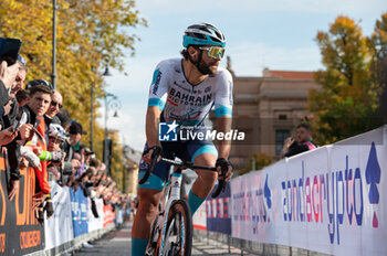 2024-10-12 - Andrea Pasqualon, team Bahrain Victorious - GIRO DI LOMBARDIA - STREET - CYCLING