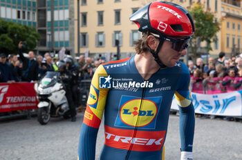 2024-10-12 - Giulio Ciccone, team Lidl-Trek - GIRO DI LOMBARDIA - STREET - CYCLING