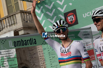 2024-10-12 - Tadej Pogačar, UAE Team Emirates - GIRO DI LOMBARDIA - STREET - CYCLING