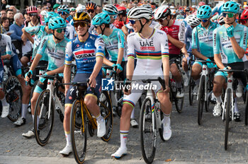 2024-10-12 - Remco Evenepoel, Soudal Quick-Step and world champion Tadej Pogačar, UAE Team Emirates - GIRO DI LOMBARDIA - STREET - CYCLING