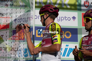 2024-10-12 - Valentin Darbellay, Corratec Vini Fantini - GIRO DI LOMBARDIA - STREET - CYCLING