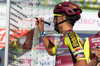 2024-10-12 - Andrij Ponomar, Corratec Vini Fantini - GIRO DI LOMBARDIA - STREET - CYCLING