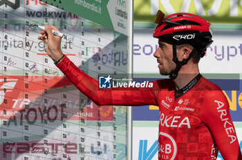 2024-10-12 - Anthony Delaplace, team Arkea-B&B Hotels - GIRO DI LOMBARDIA - STREET - CYCLING