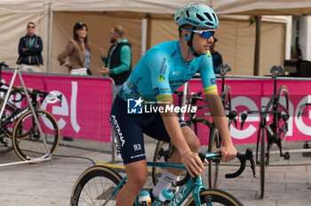 2024-10-12 - Samuele Battistella, Astana Qazaqstan Team - GIRO DI LOMBARDIA - STREET - CYCLING