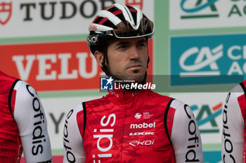 2024-10-12 - Ion Izagirre, team Cofidis - GIRO DI LOMBARDIA - STREET - CYCLING