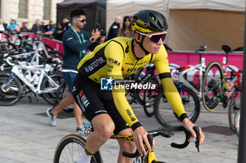 2024-10-12 - Bart Lemmen, Team Visma-Lease a Bike - GIRO DI LOMBARDIA - STREET - CYCLING