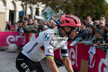 2024-10-12 - Rui Alberto Faria da Costa, team EF Education-EasyPost - GIRO DI LOMBARDIA - STREET - CYCLING