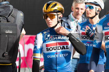 2024-10-12 - Remco Evenepoel, Soudal Quick-Step - GIRO DI LOMBARDIA - STREET - CYCLING