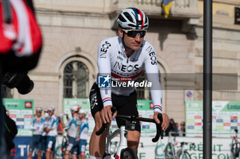 2024-10-12 - Thymen Arensman, Ineos Grenadiers - GIRO DI LOMBARDIA - STREET - CYCLING