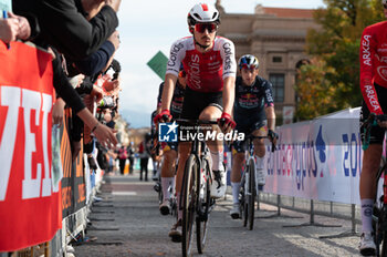 2024-10-12 - Hugo Toumire, team Cofidis - GIRO DI LOMBARDIA - STREET - CYCLING