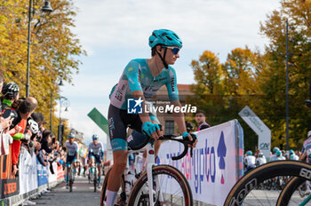 2024-10-12 - Giulio Pellizzari, team VF Group-Bardiani CSF-Faizane - GIRO DI LOMBARDIA - STREET - CYCLING