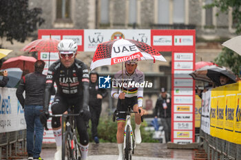 2024-10-08 - Tadej Pogačar, UAE Team Emirates - TRE VALLI VARESINE - STREET - CYCLING