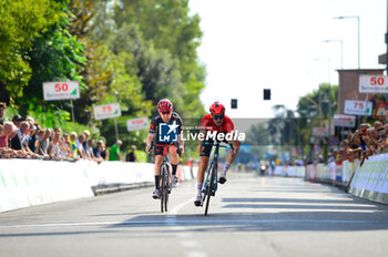 2024-09-11 - The arrivals for the winner. At the first place Champoussin Clement FRA (Arkea) - at the second place Michael Storer AUS (Tudor) - GIRO DELLA TOSCANA - STREET - CYCLING