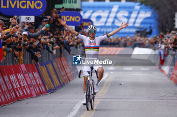 2024-10-12 - Il Lombardia 2024 - 118th Edition- Bergamo- Como, 252 km- Italy- Tadej Pogacar, Team Uae Emirates - 12-10-2024 - GIRO DI LOMBARDIA - STREET - CYCLING