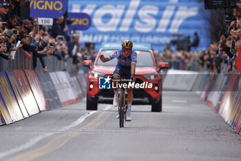 2024-10-12 - Il Lombardia 2024 - 118th Edition- Bergamo- Como, 252 km- Italy- Remco Evenepoel, Team Soudal Quick Step -12-10-2024 - GIRO DI LOMBARDIA - STREET - CYCLING