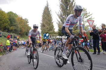 2024-10-12 - Il Lombardia 2024 - 118th Edition- Bergamo- Como, 252 km- Pavel Sivakov, Mark Hirsci Team Uae Emirates - Italy- 12-10-2024 - GIRO DI LOMBARDIA - STREET - CYCLING