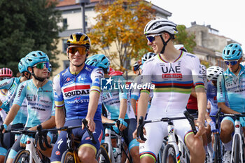 2024-10-12 - Il Lombardia 2024 - 118th Edition- Bergamo- Como, 252 km - Italy- 12-10-2024 - Remco Evenepoel - Tadej Pogacar - GIRO DI LOMBARDIA - STREET - CYCLING