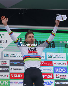 2024-10-12 - Il Lombardia 2024 - 118th Edition- Bergamo- Como, 252 km- Italy- 12-10-2024 - Podium, Tadej Pogacar - GIRO DI LOMBARDIA - STREET - CYCLING